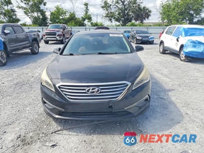 Piąte zdjęcie samochodu w środku: 2015 HYUNDAI SONATA SE VIN:5NPE24AF5FH227559 - miniatura
