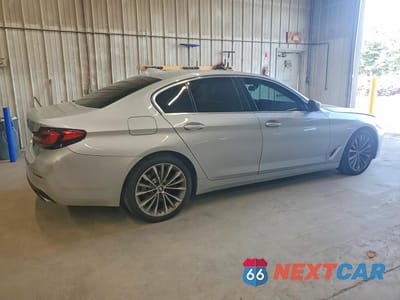 Trzecie zdjęcie samochodu z tyłu: 2021 BMW 530 XI VIN:WBA13BJ08MCF83590 - miniatura