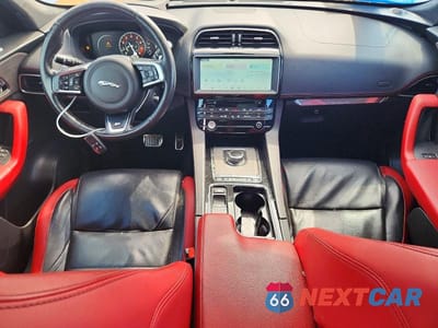 Zdjęcie 8 z 13 samochodu: 2018 JAGUAR F-PACE S VIN:SADCM2FV2JA240229 - miniatura