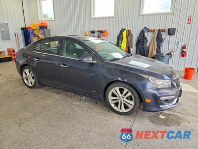 Czwarte zdjęcie samochodu z boku: 2015 CHEVROLET CRUZE LTZ VIN:1G1PG5SB8F7253050 - miniatura