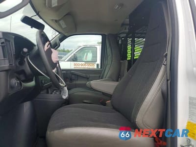 Zdjęcie 7 z 13 samochodu: 2025 CHEVROLET EXPRESS G2500 VIN:1GCWGAFP1S1257486 - miniatura