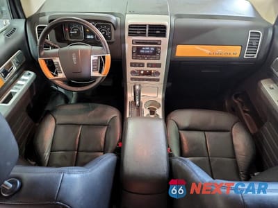 Zdjęcie 8 z 12 samochodu: 2010 LINCOLN MKX VIN:2LMDJ6JCXABJ13609 - miniatura