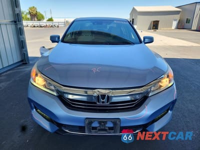 Piąte zdjęcie samochodu w środku: 2017 HONDA ACCORD HYBRID VIN:JHMCR6F34HC018999 - miniatura