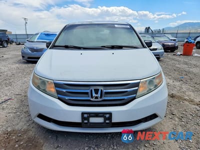 Piąte zdjęcie samochodu w środku: 2011 HONDA ODYSSEY EXL VIN:5FNRL5H61BB096181 - miniatura