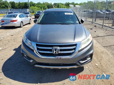 Piąte zdjęcie samochodu w środku: 2013 HONDA CROSSTOUR EXL VIN:5J6TF2H56DL005242 - miniatura