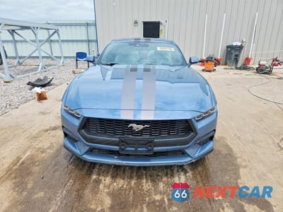 Piąte zdjęcie samochodu w środku: 2025 FORD MUSTANG VIN:1FA6P8TH9S5109297 - miniatura