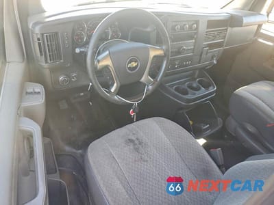 Zdjęcie 8 z 13 samochodu: 2019 CHEVROLET EXPRESS BOX TRUCK VIN:1GB0GRFG2K1356343 - miniatura
