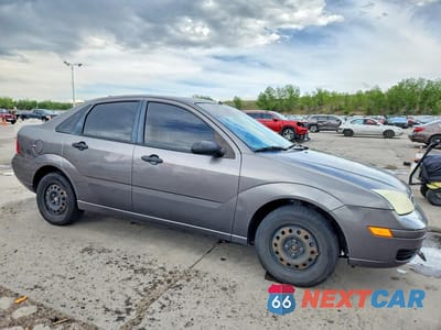 Czwarte zdjęcie samochodu z boku: 2007 FORD FOCUS ZX4 VIN:1FAHP34N37W244745 - miniatura
