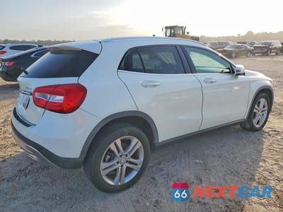 Trzecie zdjęcie samochodu z tyłu: 2016 MERCEDES-BENZ GLA 250 4MATIC VIN:WDCTG4GB0GJ242812 - miniatura