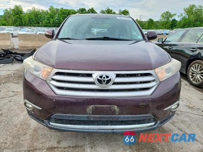 Piąte zdjęcie samochodu w środku: 2012 TOYOTA HIGHLANDER SE VIN:5TDBK3EHXCS143011 - miniatura