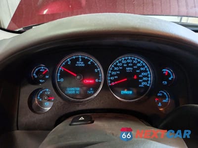 Zdjęcie 9 z 13 samochodu: 2010 CHEVROLET SUBURBAN K1500 LT VIN:1GNUKJE36AR258158 - miniatura