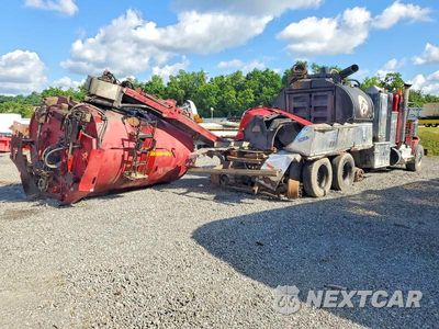 Czwarte zdjęcie samochodu z boku: 2014 KENWORTH T800 HYDROVAC TRUCK VIN:1NKDX4EX5EJ392161 - miniatura
