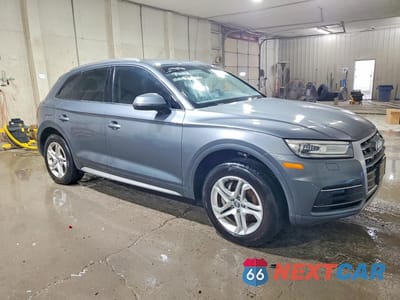 Czwarte zdjęcie samochodu z boku: 2018 AUDI Q5 PREMIUM VIN:WA1ANAFY2J2150443 - miniatura