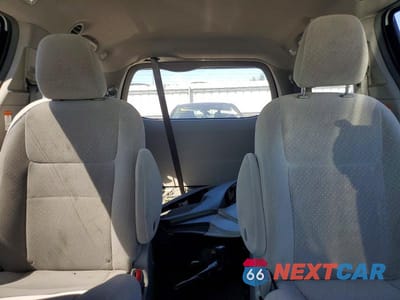 Zdjęcie 10 z 13 samochodu: 2018 TOYOTA SIENNA LE VIN:5TDJZ3DC9JS188936 - miniatura