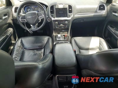 Zdjęcie 8 z 12 samochodu: 2017 CHRYSLER 300 LIMITED VIN:2C3CCAAG9HH655615 - miniatura