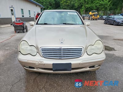 Zdjęcie 6 z 13 samochodu: 2003 MERCEDES-BENZ C 240 VIN:WDBRF61J23A405676 - miniatura