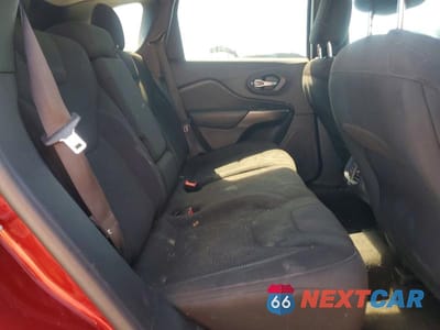 Zdjęcie 10 z 12 samochodu: 2019 JEEP CHEROKEE LATITUDE VIN:1C4PJLCB7KD488241 - miniatura