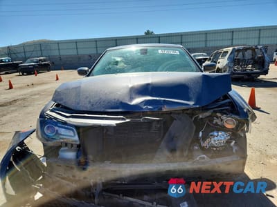 Piąte zdjęcie samochodu w środku: 2019 CHRYSLER 300 S VIN:2C3CCAGG0KH586246 - miniatura