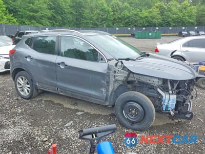 Czwarte zdjęcie samochodu z boku: 2018 NISSAN ROGUE SPORT SV VIN:JN1BJ1CR3JW285266 - miniatura