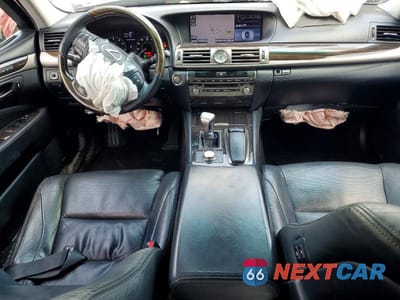 Zdjęcie 8 z 13 samochodu: 2013 LEXUS LS 460 VIN:JTHBL5EF3D5123583 - miniatura