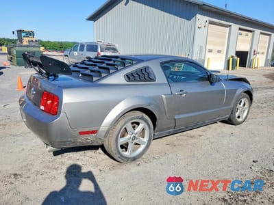 Trzecie zdjęcie samochodu z tyłu: 2008 FORD MUSTANG VIN:1ZVHT80N785187639 - miniatura