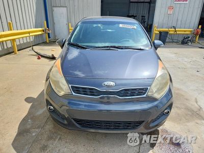 Piąte zdjęcie samochodu w środku: 2013 KIA RIO 5-DOOR EX VIN:KNADN5A36D6209946 - miniatura