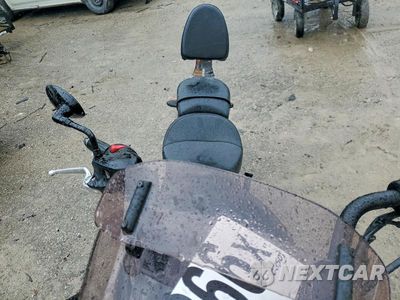 Piąte zdjęcie samochodu w środku: 2012 VICTORY MOTORCYCLES VEGAS 8-BALL VIN:5VPGA36N2C3007116 - miniatura