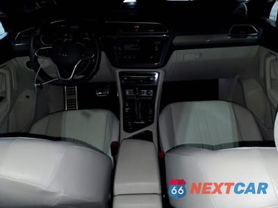 Zdjęcie 8 z 13 samochodu: 2024 VOLKSWAGEN TIGUAN SE R-LINE BLACK VIN:3VV8B7AX5RM180993 - miniatura
