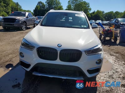 Piąte zdjęcie samochodu w środku: 2017 BMW X1 XDRIVE28I VIN:WBXHT3C31H5F71132 - miniatura
