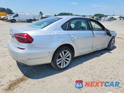Trzecie zdjęcie samochodu z tyłu: 2019 VOLKSWAGEN PASSAT WOLFSBURG VIN:1VWLA7A32KC009566 - miniatura