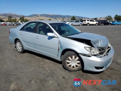 Czwarte zdjęcie samochodu z boku: 2006 TOYOTA CAMRY LE VIN:JTDBE32K863060027 - miniatura