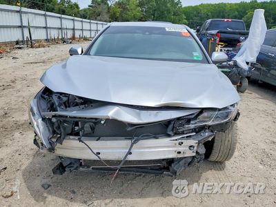 Piąte zdjęcie samochodu w środku: 2018 TOYOTA CAMRY LE VIN:4T1B11HK6JU013794 - miniatura