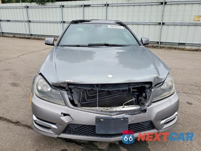 Piąte zdjęcie samochodu w środku: 2015 MERCEDES-BENZ C 250 VIN:WDDGJ4HB5FG393993 - miniatura