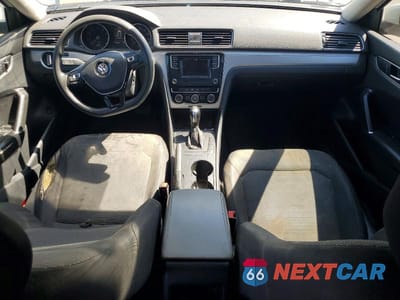 Zdjęcie 8 z 12 samochodu: 2018 VOLKSWAGEN PASSAT S VIN:1VWAA7A30JC016604 - miniatura