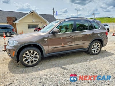 2013 BMW X5 XDRIVE35I 5UXZV4C57D0E04475 - główne zdjęcie licytacji z USA - miniatura