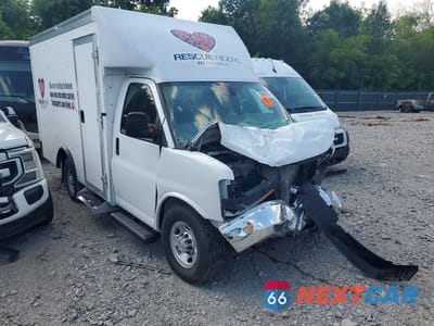 Czwarte zdjęcie samochodu z boku: 2022 CHEVROLET EXPRESS G3500 VIN:1GB0GRF73N1166703 - miniatura