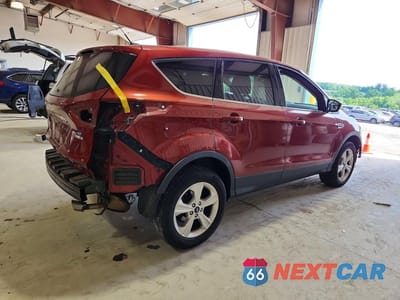 Trzecie zdjęcie samochodu z tyłu: 2016 FORD ESCAPE SE VIN:1FMCU9GX1GUC75786 - miniatura