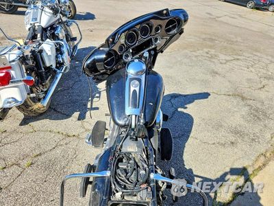 Zdjęcie 6 z 8 samochodu: 2010 HARLEY-DAVIDSON FLHTCU VIN:1HD1FC416AB635865 - miniatura