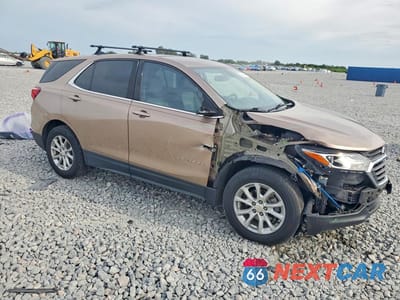 Czwarte zdjęcie samochodu z boku: 2019 CHEVROLET EQUINOX LT VIN:2GNAXKEV8K6238258 - miniatura