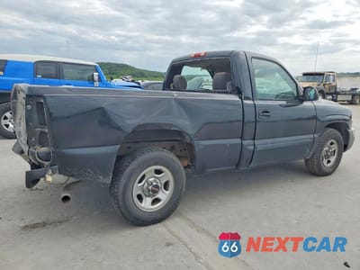 Trzecie zdjęcie samochodu z tyłu: 2004 GMC NEW SIERRA C1500 VIN:1GTEC14X14Z104251 - miniatura