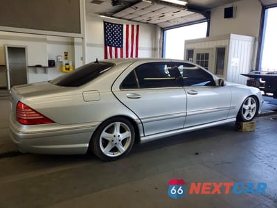 Trzecie zdjęcie samochodu z tyłu: 2004 MERCEDES-BENZ S 500 VIN:WDBNG75J54A403594 - miniatura