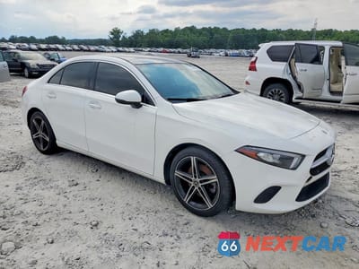 Czwarte zdjęcie samochodu z boku: 2019 MERCEDES-BENZ A 220 VIN:WDD3G4EB4KW035429 - miniatura