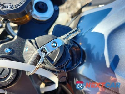 Zdjęcie 8 z 9 samochodu: 2025 BMW S 1000 RR VIN:WB10P2304S6L61974 - miniatura