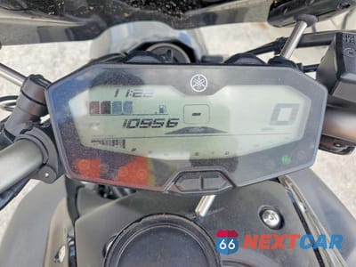 Zdjęcie 7 z 9 samochodu: 2016 YAMAHA FZ07 VIN:JYARM06E2GA009250 - miniatura