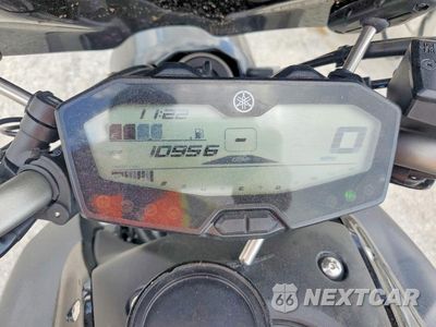 Zdjęcie 7 z 9 samochodu: 2016 YAMAHA FZ07 VIN:JYARM06E2GA009250 - miniatura