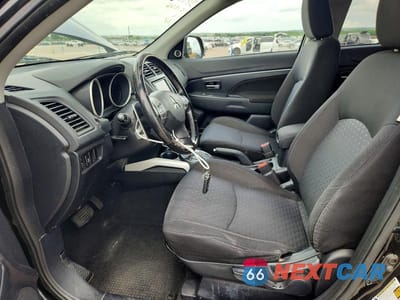 Zdjęcie 7 z 13 samochodu: 2011 MITSUBISHI OUTLANDER SPORT SE VIN:JA4AP4AU9BZ023200 - miniatura