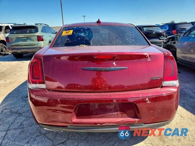 Zdjęcie 6 z 12 samochodu: 2020 CHRYSLER 300 TOURING VIN:2C3CCAAG8LH171976 - miniatura