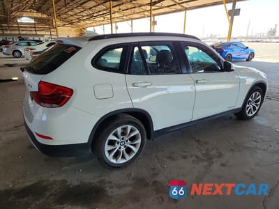 Trzecie zdjęcie samochodu z tyłu: 2014 BMW X1 XDRIVE28I VIN:WBAVL1C55EVY16722 - miniatura