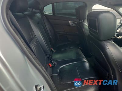 Zdjęcie 10 z 12 samochodu: 2009 JAGUAR XF SUPERCHARGED VIN:SAJWA07C391R35674 - miniatura