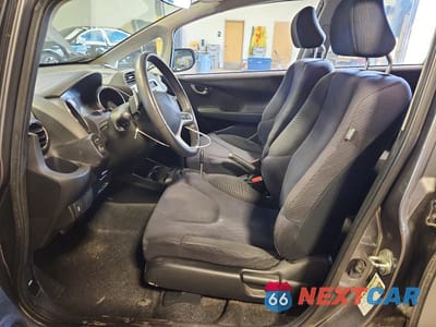 Zdjęcie 7 z 13 samochodu: 2012 HONDA FIT SPORT VIN:JHMGE8H59CC016374 - miniatura